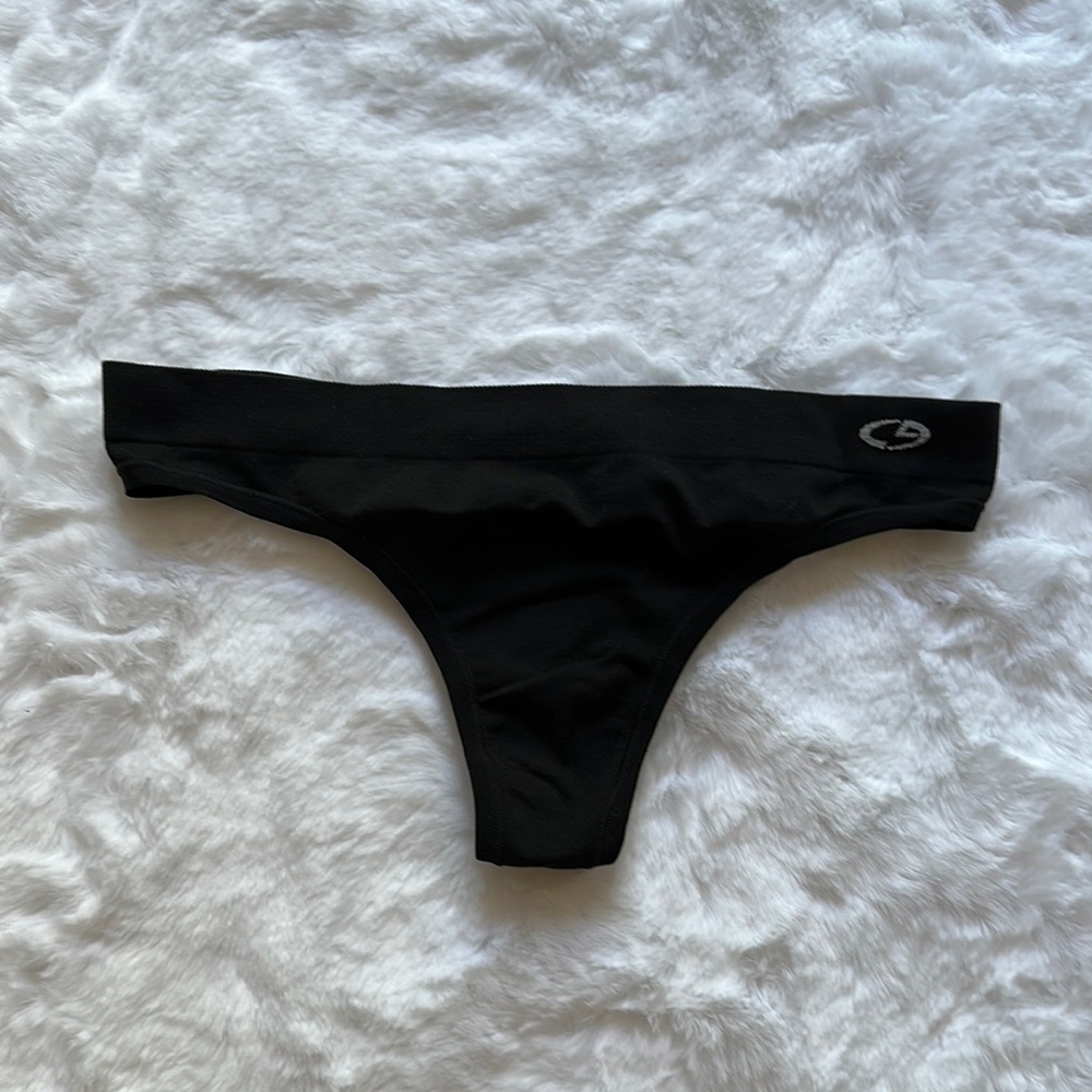 4/$20 🙈 NWOT Champion Women's Black Thong Workout Panty